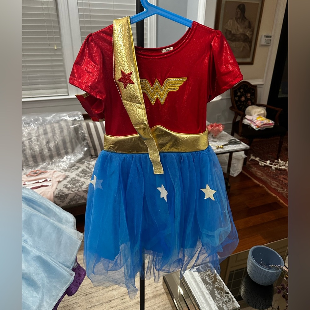 DC Comics Wonder Woman Red & Blue Costume Dress for Girls - Size: 6 years